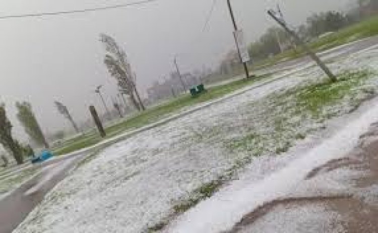 Feroz tormenta con viento y granizo en Santa Fe