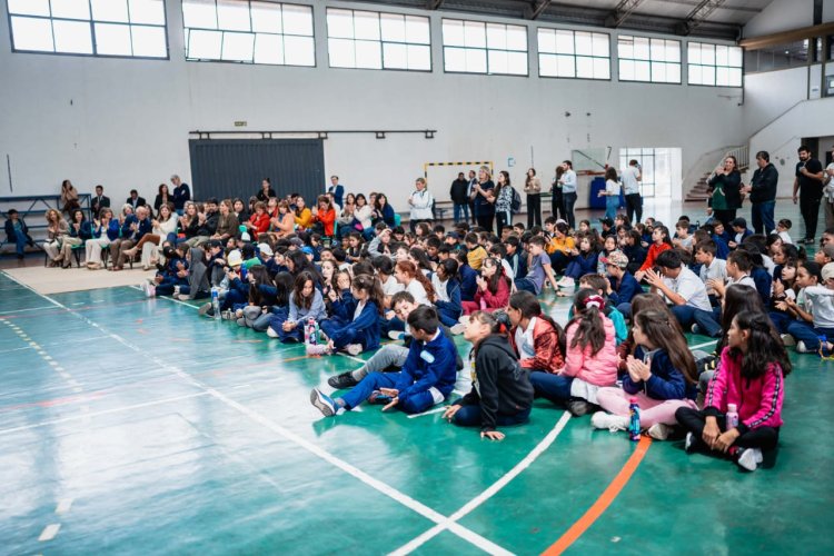 Más de 200 alumnos de primaria empezaron a conocer la universidad