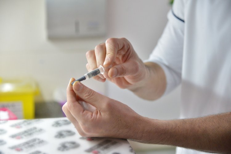 PAMI lanzó la campaña antigripal 2025: dónde aplicarse la vacuna