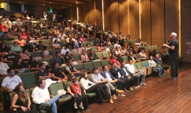 El programa Construyendo Valores colmó el Auditorio Eloy Camus