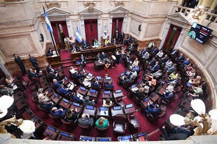 El Gobierno no consiguió los votos y suspendió la sesión del Senado para tratar Ficha Limpia