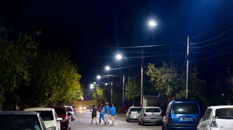 Una transitada arteria junto a cinco lugares chimberos ya tienen su nueva iluminación led