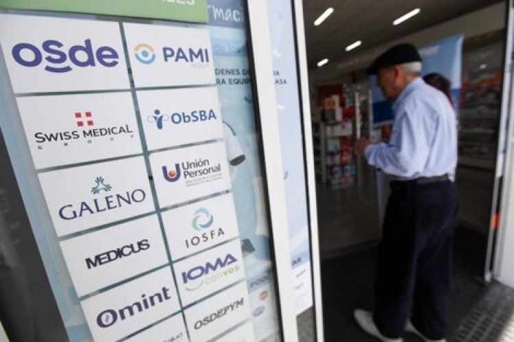 El Gobierno busca que las prepagas frenen los fuertes aumentos