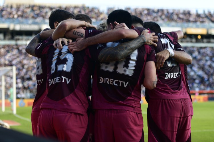River venció por 3 a 0 a Gimnasia y clasificó a octavos de final