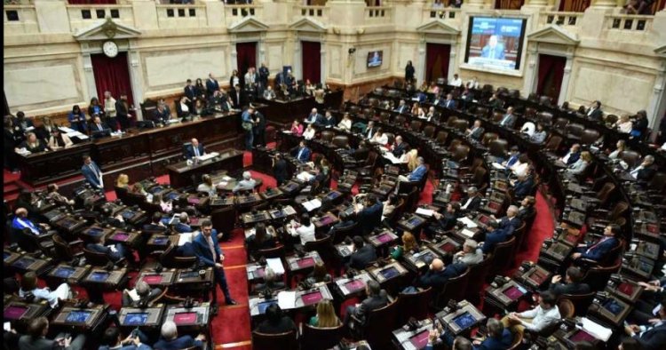 Diputados rinde un sentido homenaje al Papa Francisco en una sesión especial