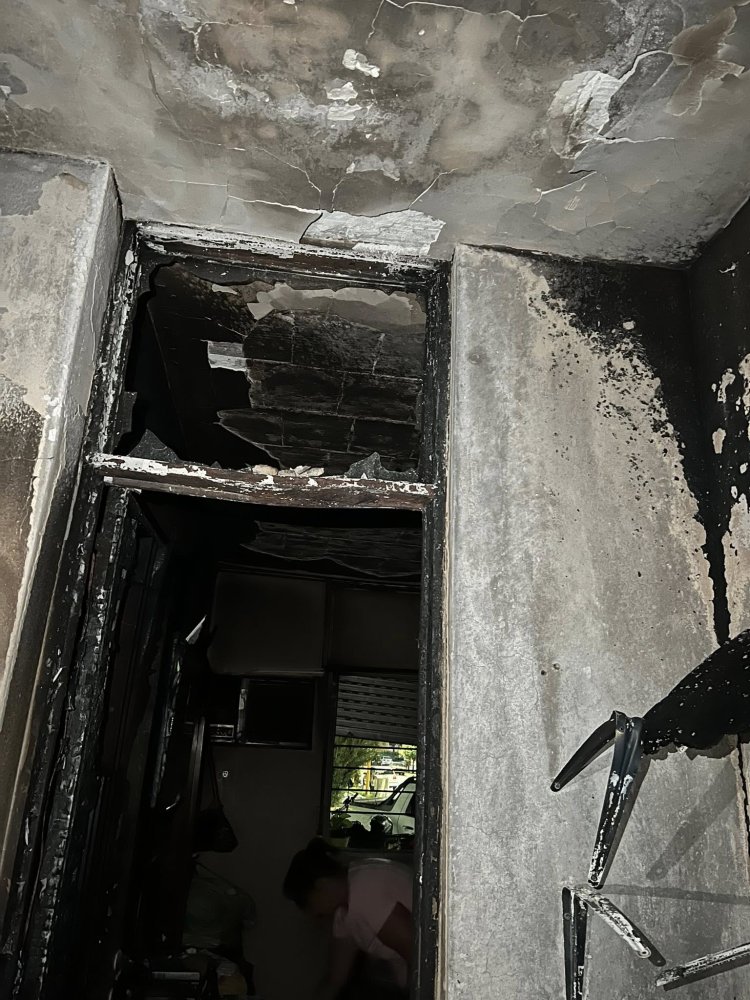 Voraz incendio arrasó con una casa en Santa Lucía y necesitan ayuda