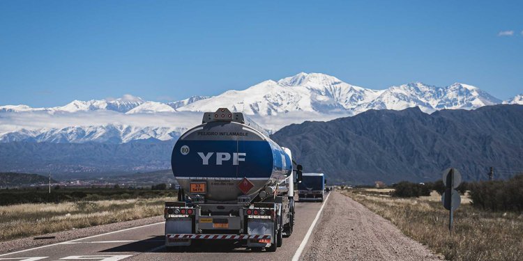 Desde el 1 de mayo, YPF bajará el precio de los combustibles