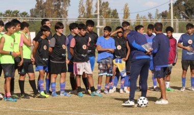 Cazatalentos del club Vélez Sarsfield observaron a jóvenes futbolistas sanjuaninos