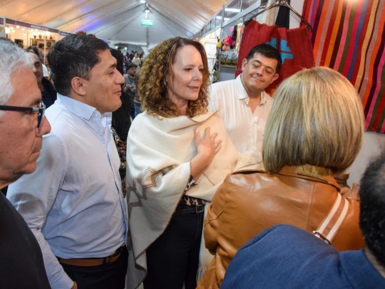 Quedó inaugurada la Feria Internacional de Artesanías en el Costanera Ferial