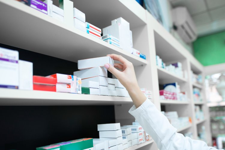 Las farmacias deberán exhibir los precios de medicamentos