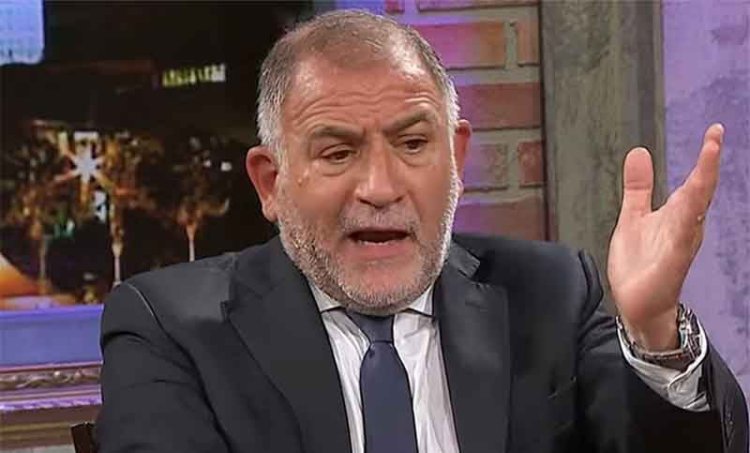 Le robaron el celular en plena entrevista radial y todo quedó registrado