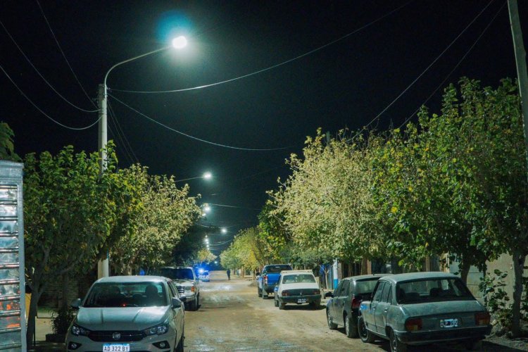 Dos barrios más de Pocito ya tienen una mejor iluminación