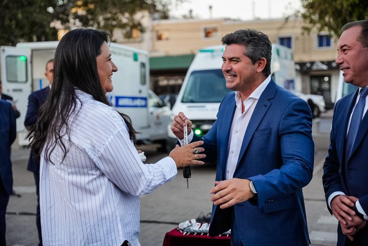 Gobierno dotó de nuevas ambulancias a 9 hospitales públicos de San Juan