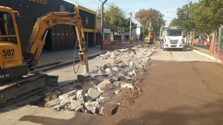 A buen ritmo continúan los trabajos de pavimentación sobre avenida Libertador