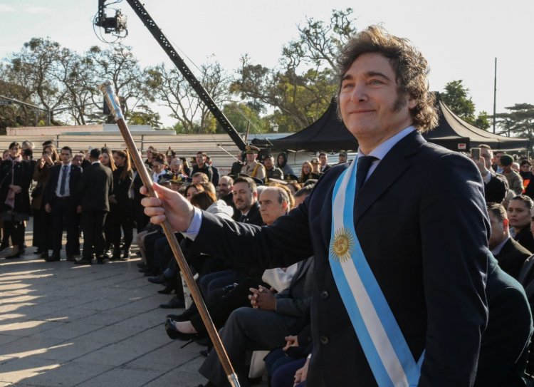 Javier Milei encabezó el acto por el Día de la Bandera