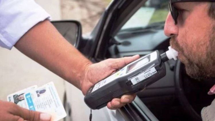 Conducir sin licencia o en estado de ebriedad puede costar más de $447.000