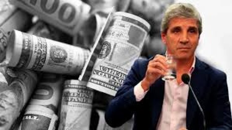 Caputo dio su versión de por qué subió el dólar