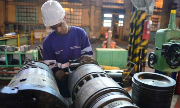 La actividad económica creció 5% en un año, pero se frenó en el último mes