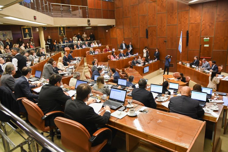 Legisladores sesionan este jueves 31 de julio