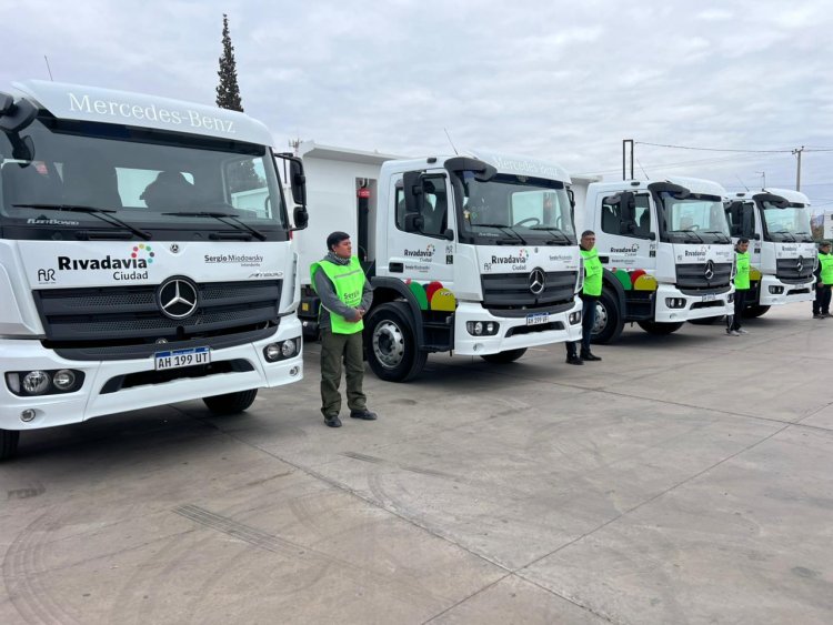 Rivadavia inicia su mes aniversario con la presentación de nuevos camiones para servicios públicos