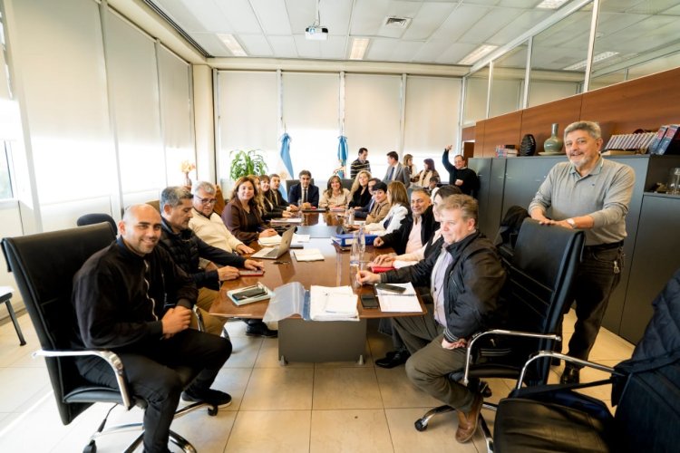 Reactivaron este viernes nueva negociación salarial docente en San Juan