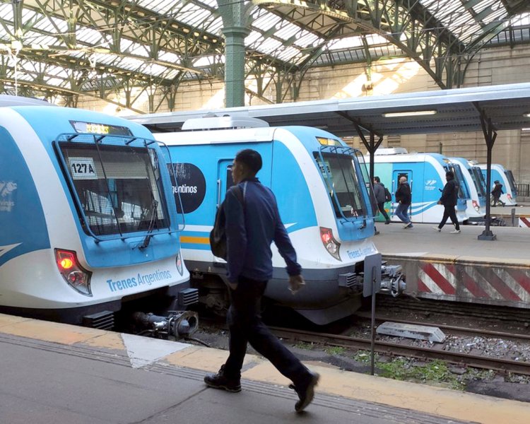 Trenes: el Gobierno ahora invertirá más de $50.000 millones en obras