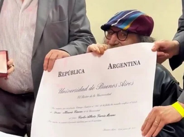 Le otorgaron a Charly García el título de Doctor Honoris Causa en la UBA