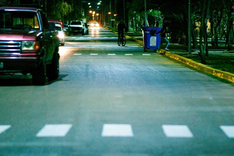 El intendente Miodowsky inauguró luminarias y obras de urbanización en el barrio Piuquén