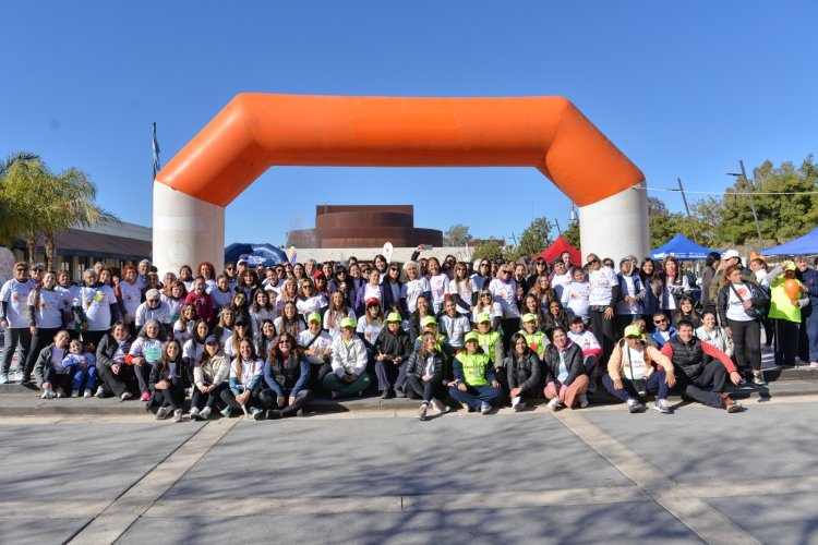 Más de 200 personas participaron en la caminata urbana en conmemoración al día de la Nutrición