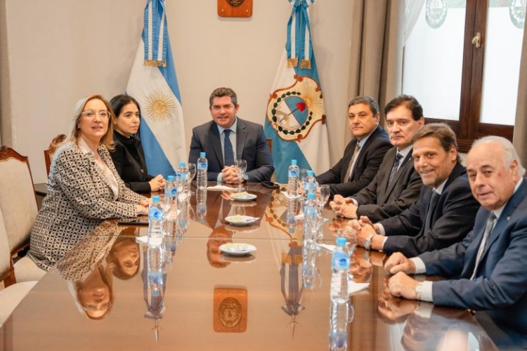 El gobernador Orrego recibió a la jueza Argentina de la Corte Interamericana de Derechos Humanos