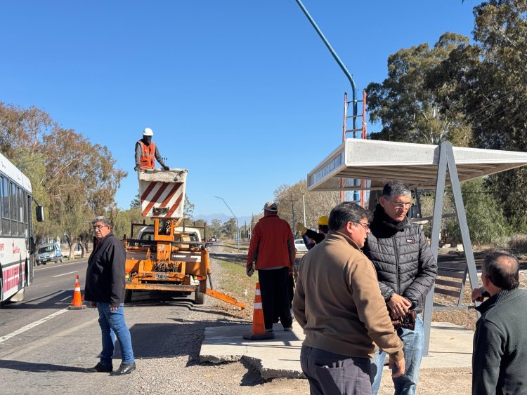 Seguridad vial y obras en Ruta 20: la Escuela Procesa Sarmiento ya cuenta con iluminación LED