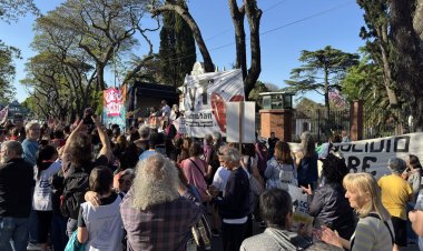 Trabajadores del Garrahan marcharon a la Quinta de Olivos en reclamo por la Ley de Emergencia Pediátrica
