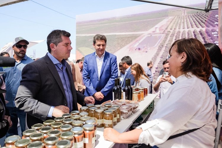Orrego recorrió la vidriera agrícola de Cuyo en la apertura de Expo Innova San Juan