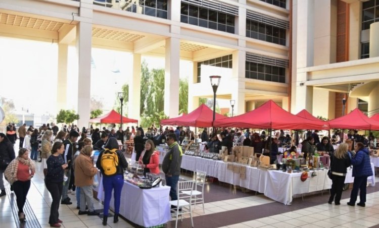 Dos días de feria para elegir los regalos del Día de la Madre