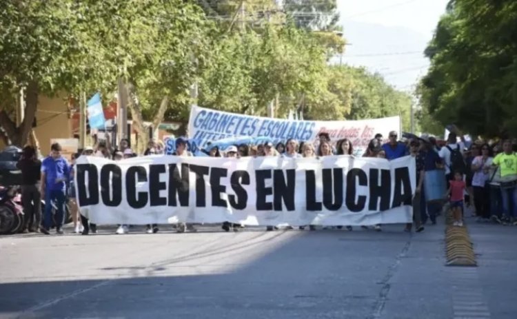 La provincia determinó que no habrá descuentos para los docentes que participaron del paro nacional