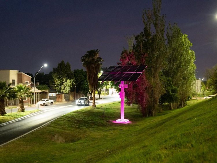San Juan ilumina la primera ruta solar del país con el color de la prevención