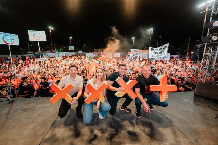 El Frente X San Juan colmó el Club Trinidad con Orrego y sus candidatos: “El domingo no termina nada, comienza otro proceso”