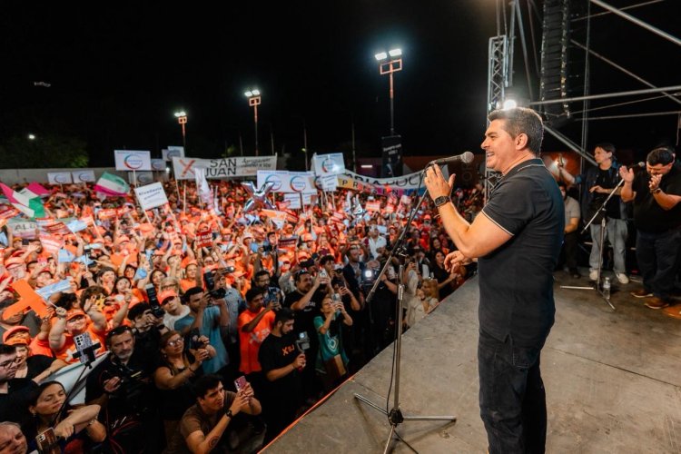 El Frente X San Juan colmó el Club Trinidad con Orrego y sus candidatos: “El domingo no termina nada, comienza otro proceso”