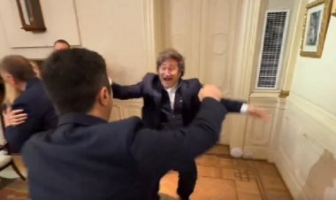 El efusivo saludo entre Javier Milei y Luis Petri que se volvió viral en redes