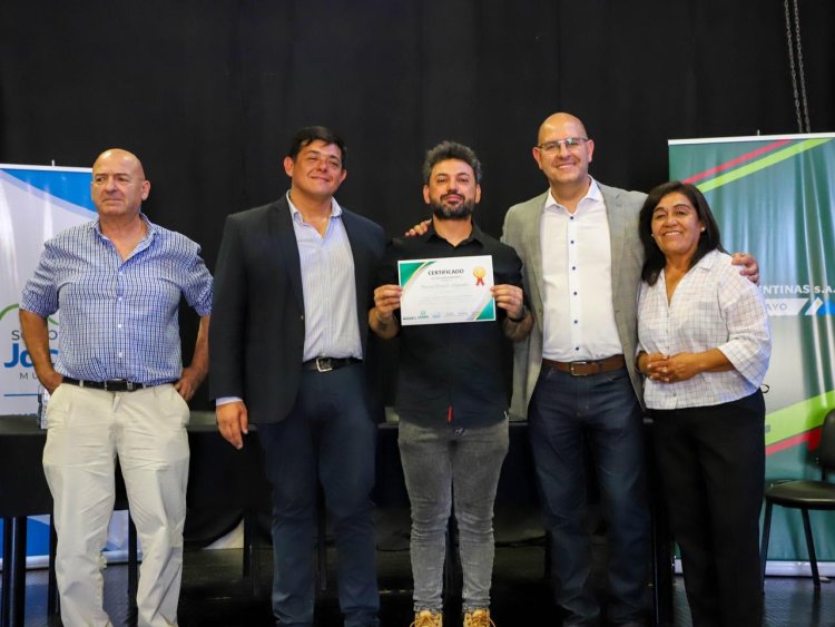 50 jachalleros recibieron sus certificados del Curso de Habilidades Empresariales