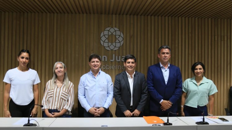 Santa Lucía no para: se presentaron el Zumbaton y la tradicional carrera nocturna