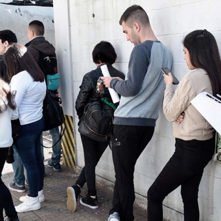 Empleo formal: la caída en el sector privado fue seis veces mayor que el público