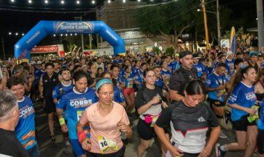 La carrera Santa Lucía corre de noche tuvo récord de participantes