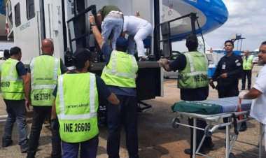 Susto en el Aeropuerto de Ezeiza: cinco personas resultaron heridas al desplomarse un elevador hidráulico