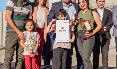 En Jáchal, Orrego entregó 83 viviendas, anunció un pavimento clave y reafirmó el compromiso con la producción sanjuanina