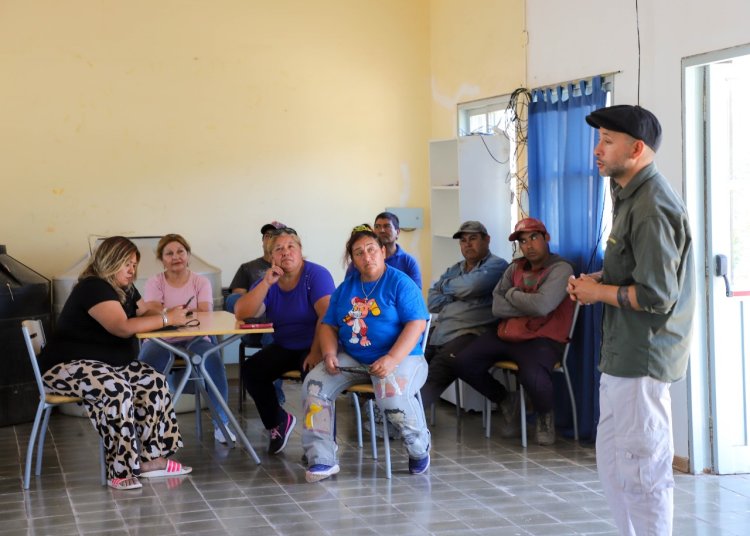 Jáchal entregó forrajes a 30 productores, caprinos y ovinos de Huaco