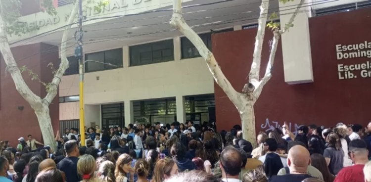 Comenzaron los exámenes para los preuniversitarios de la UNSJ con cortes de calle
