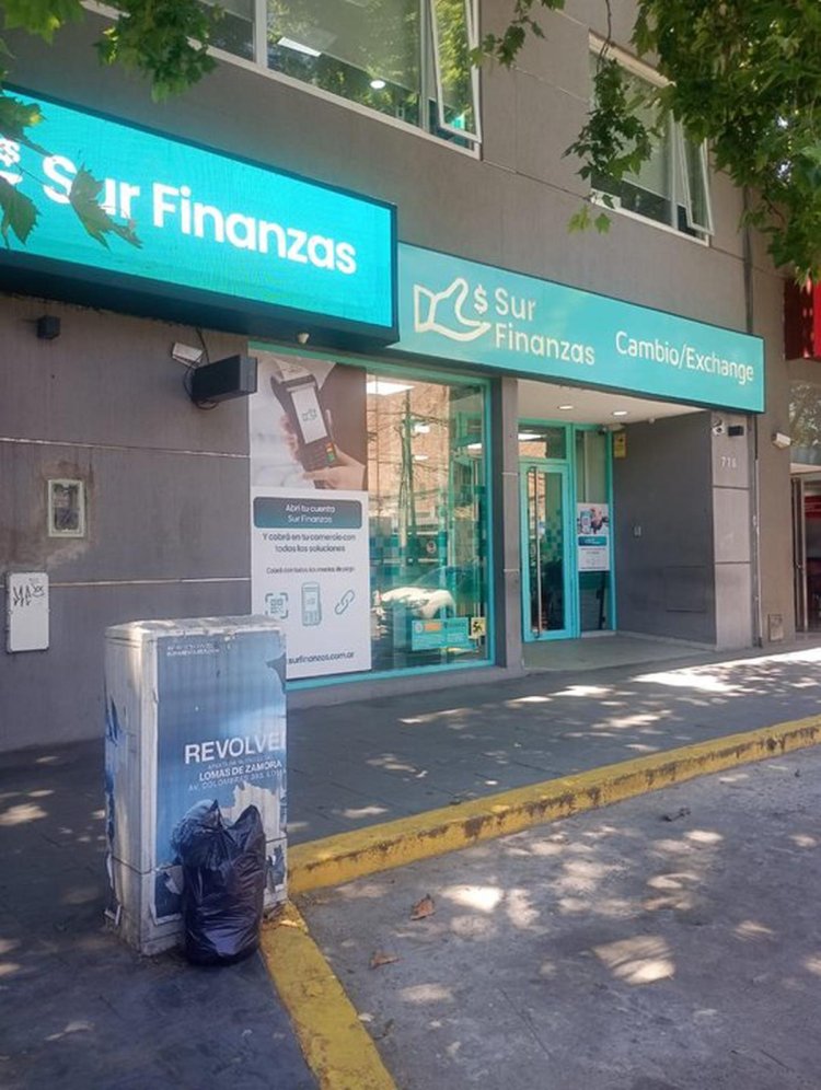 Allanan la financiera relacionada con el “Chiqui” Tapia