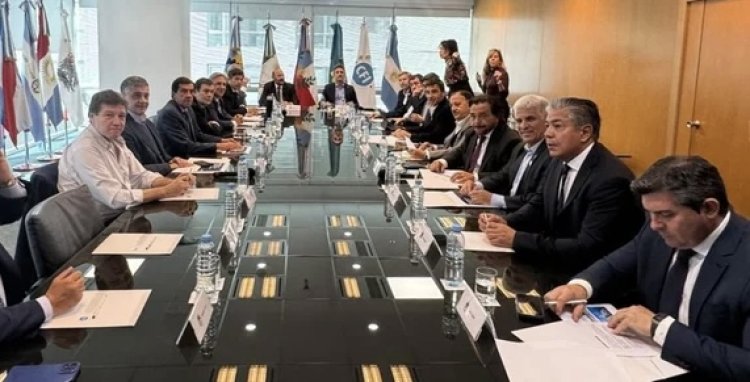 Fuerte caída en transferencias a provincias: tensión entre la Nación y las provincias
