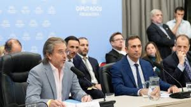 El Presupuesto 2026 avanzó en comisión y el oficialismo busca tratarlo esta semana